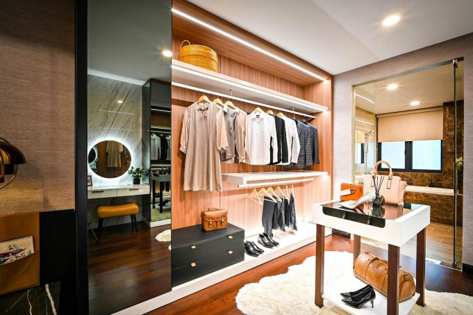 Crafting Bespoke Closets: Making Space for Everything in High-End Flats bespoke closets