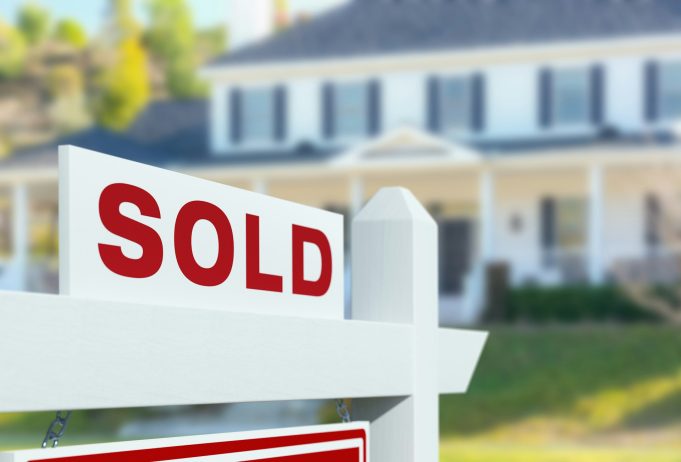 Why Cash Buyers in Seattle Simplify Home Sales