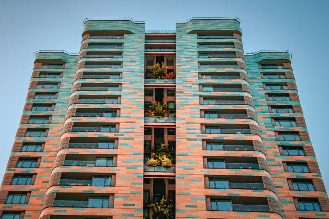 hossein-nasr-kpSEJqjr5Is-unsplash “Smart building” is all about thoughtful design that anticipates how people live, move and interact with their environment.