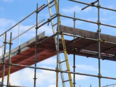 How to Choose the Right Scaffolding in Hertfordshire Professional scaffolding installation on a construction site in Hertfordshire
